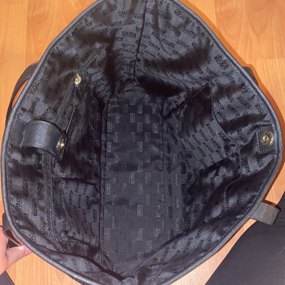 Michael Kors Black Tote Bag - Picture 4 of 6